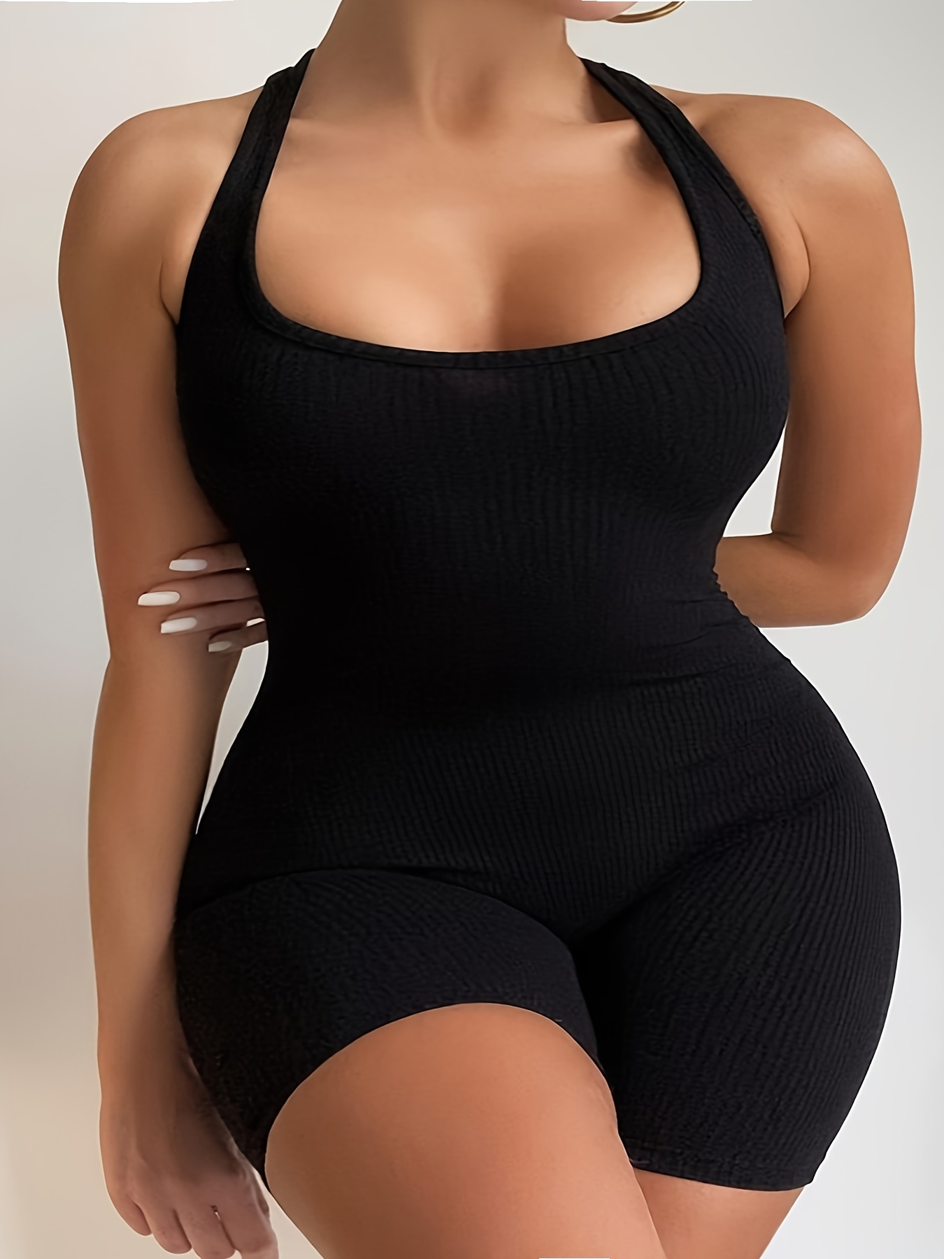 بذلة رياضية نسائية سوداء بحمال - مراجعة Summer Clothing Plus وسعره